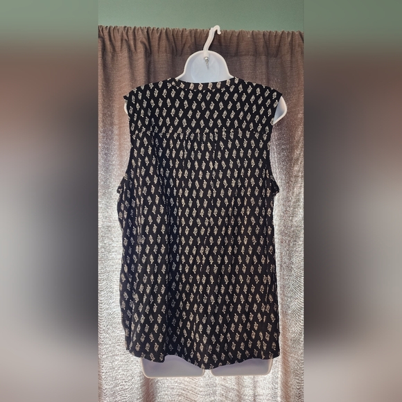 LOFT Floral Ruffle Button Mixed Media Shell - Picture 5 of 6